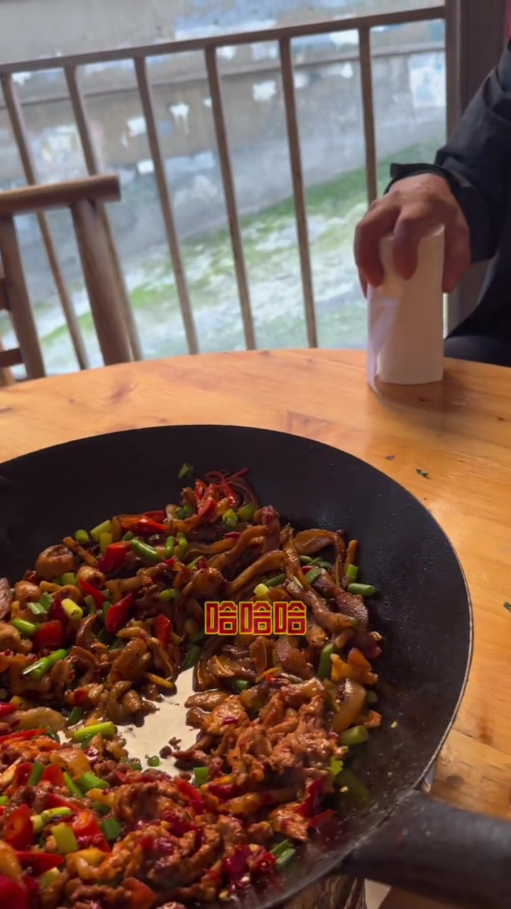 在湘西出差看到的特色菜甚至都没有一个正儿八经的名字想找特色产品的可以看看 餐饮创业 开店 