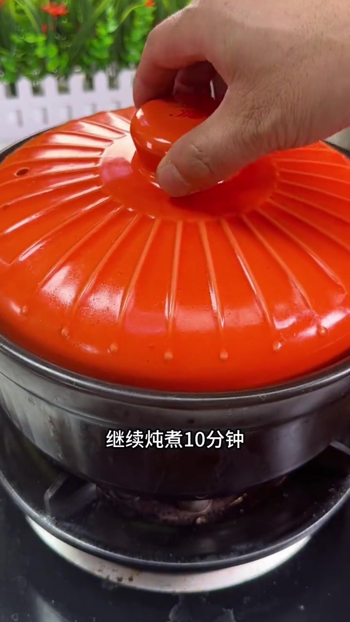 这样做的牛肉汤,味道鲜美.营养丰富.香味扑鼻,一点腥味都没有,快给家里人安排上吧 汤鲜味美