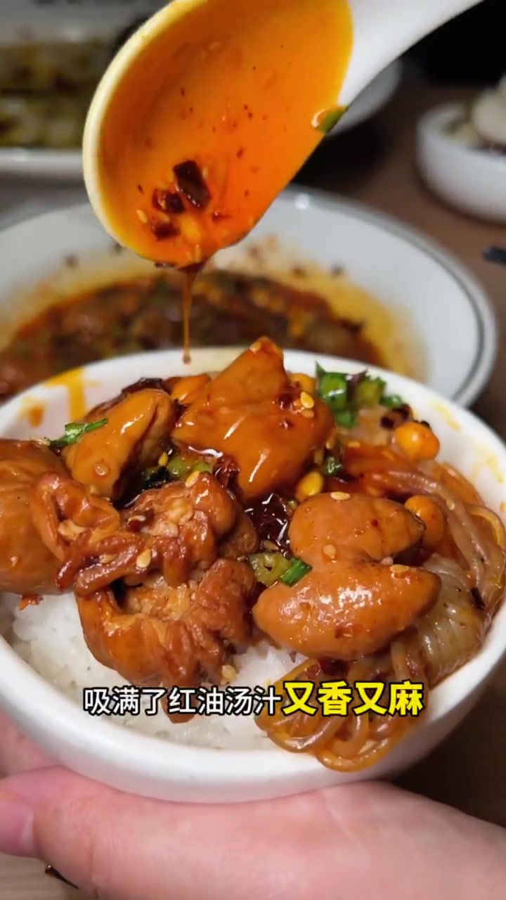 没想到在太二也能get到川渝人民的快乐 莲花白回锅肉、大邑热卤肥肠巨香巨下饭 畅吃聚会日 