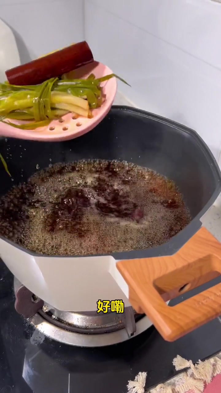 炸酥鱼真的好吃啊,解锁新技能啦!炸酥鱼做法 又香又酥又脆 香酥鱼做法 大人小孩都爱吃 嘎嘎