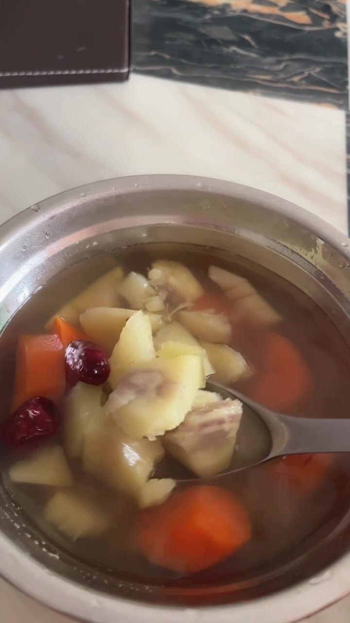 三种颜色糖水(红枣,红薯)