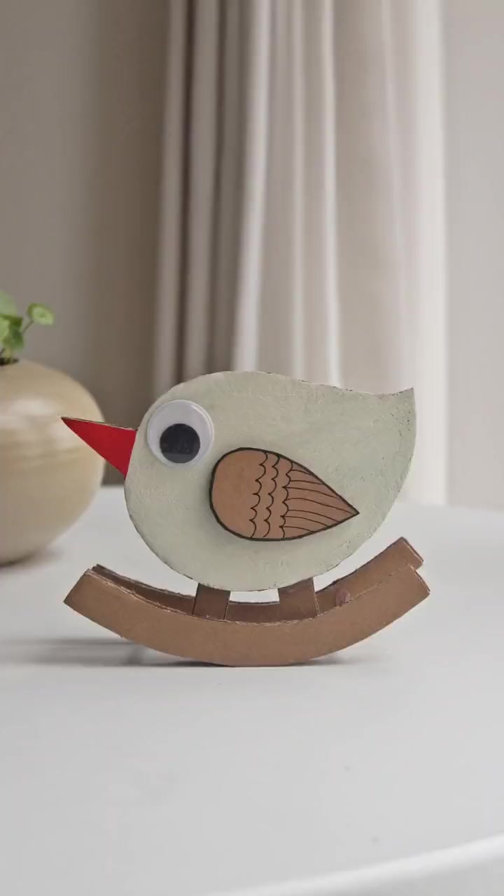 用纸壳做一个好玩的桌面摆件:摇摆的小鸟,简单又好看,快来试试吧。废物利用创意手工 亲子手工