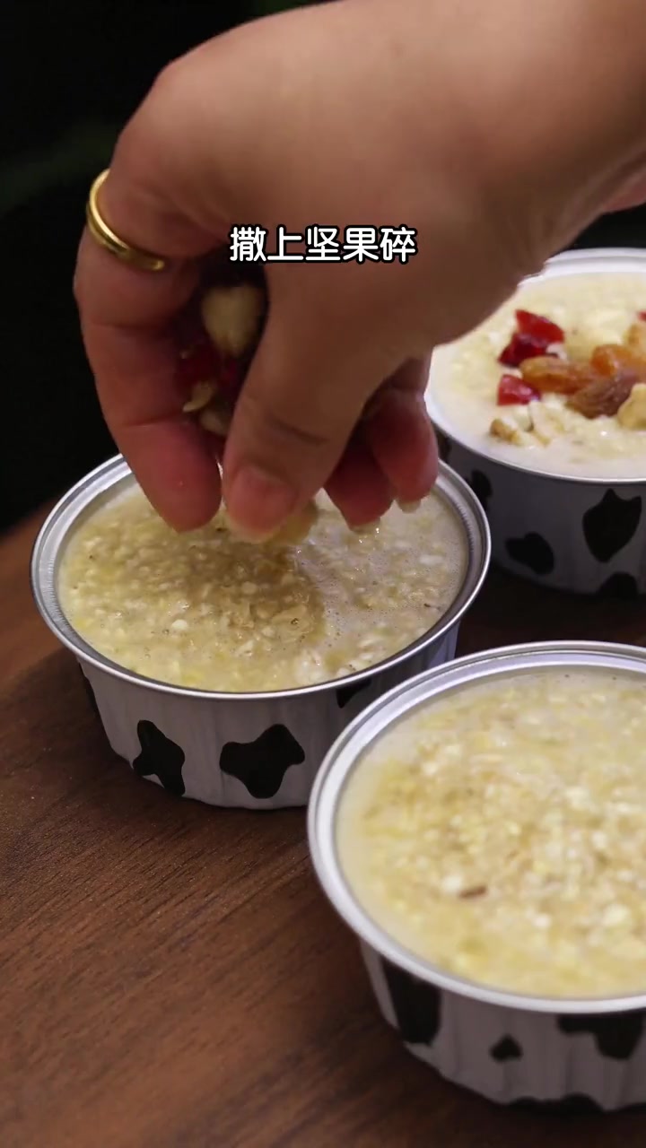 创作灵感 好吃不怕胖的香蕉燕麦蛋糕,减脂人去冲!吃瘦不饿瘦 低卡低脂餐 饱腹感超强的早餐