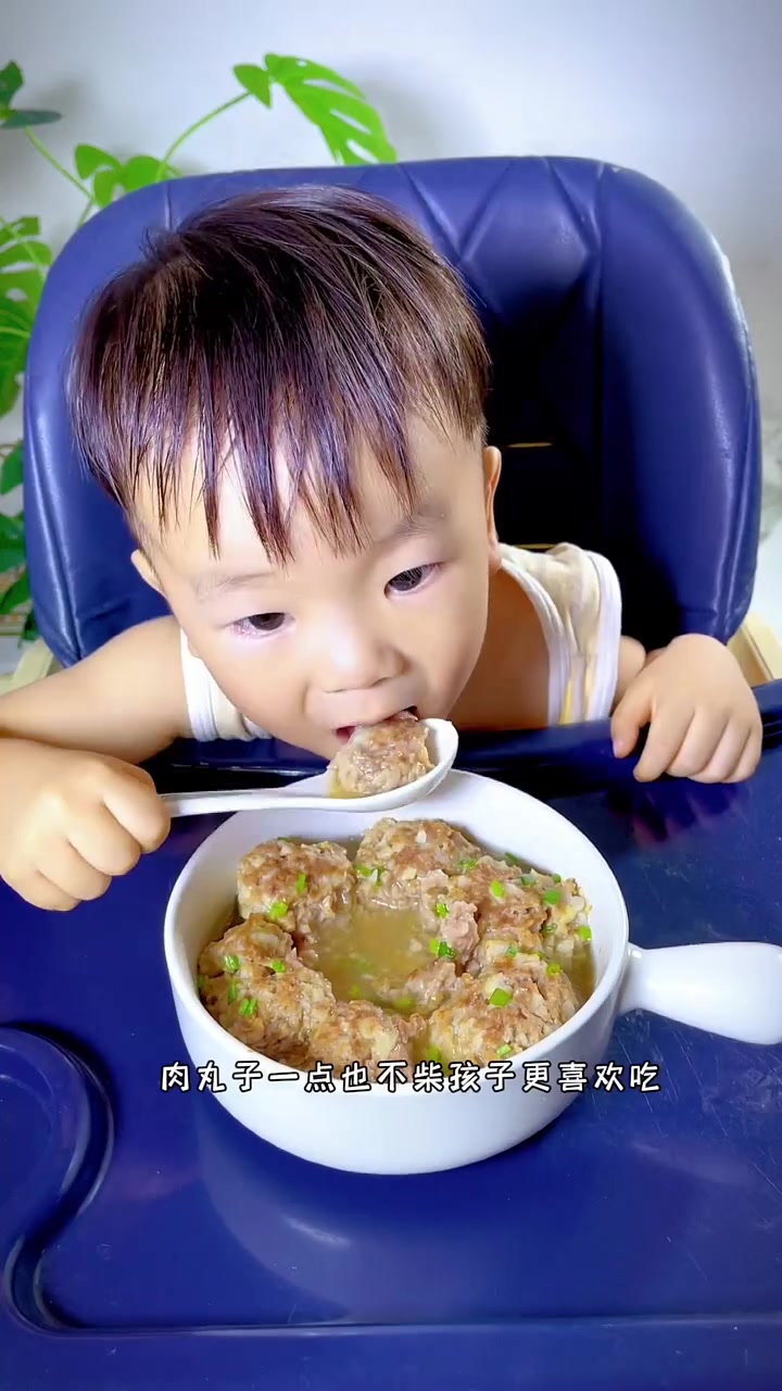 都说营养还是蒸的好,今天做了又鲜又嫩的山药肉丸汤,做法简单又好吃
