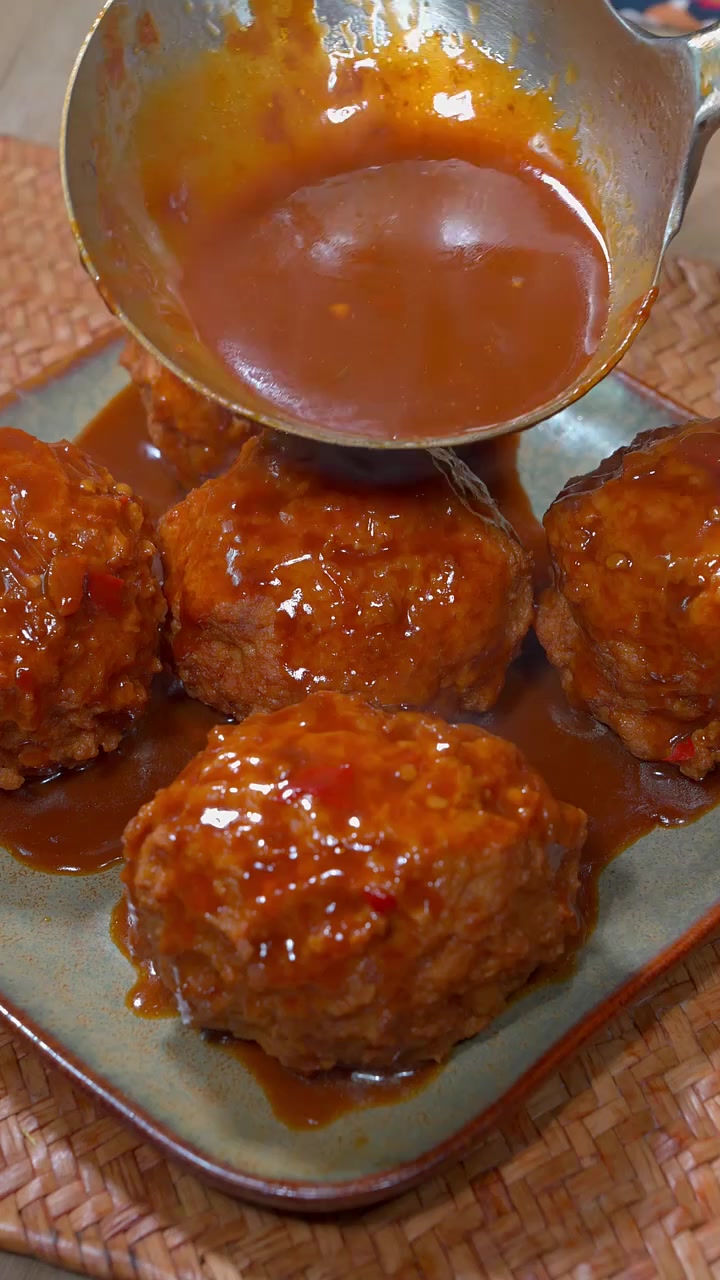 红烧狮子头这样做出来简直是太香了学会你也做起来吧