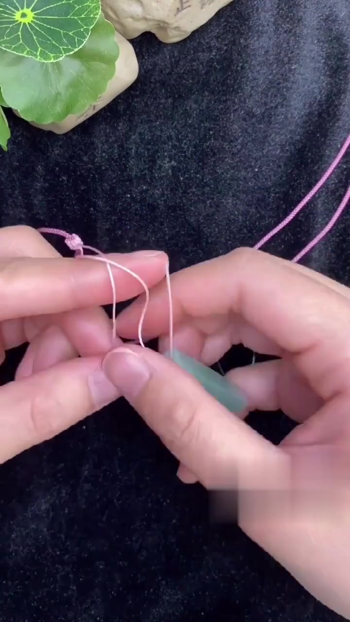 牛鼻孔吊坠怎么绑挂绳?