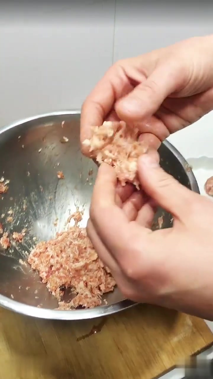 蛋饺全家福汤