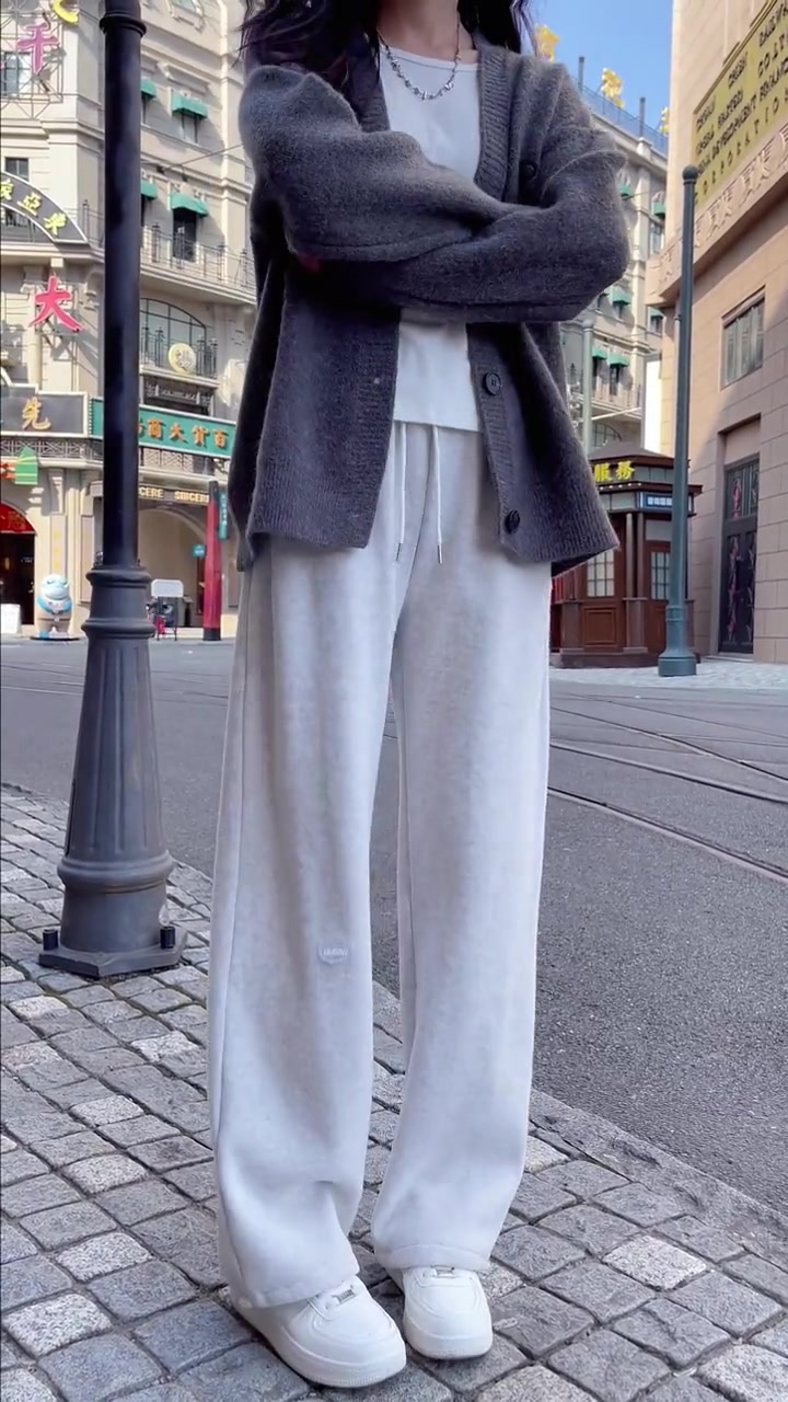 降温了,你家衣柜里是不是还缺一条 卫裤 ootd穿搭 小个子穿搭 中国女装产地溯源 秋冬百