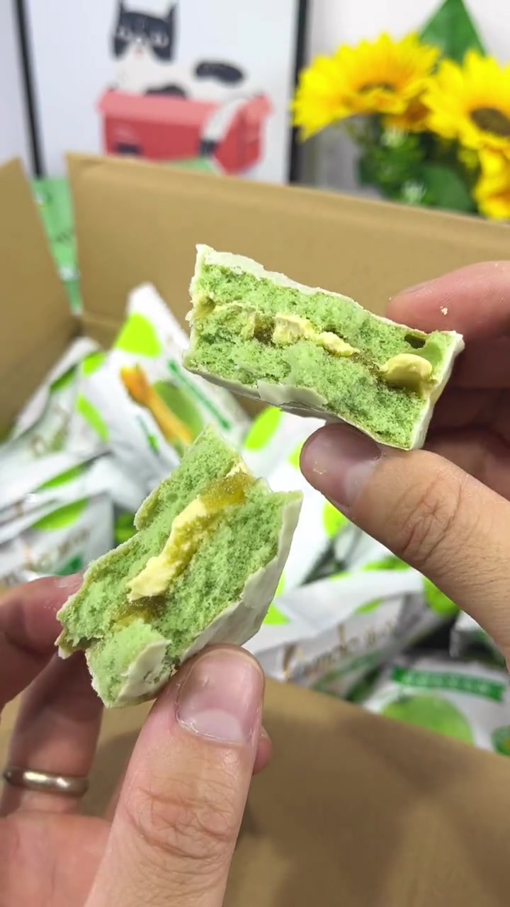 唇动红丝绒哈密瓜葡萄巧克力桃子牛奶口味零食早餐蛋糕 开袋即食 办公室零食 囤货啦 大人孩子