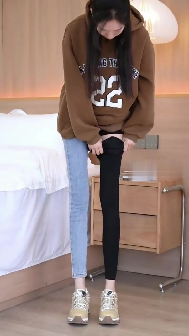 鲨鱼裤搭配上衣,你学会了吗