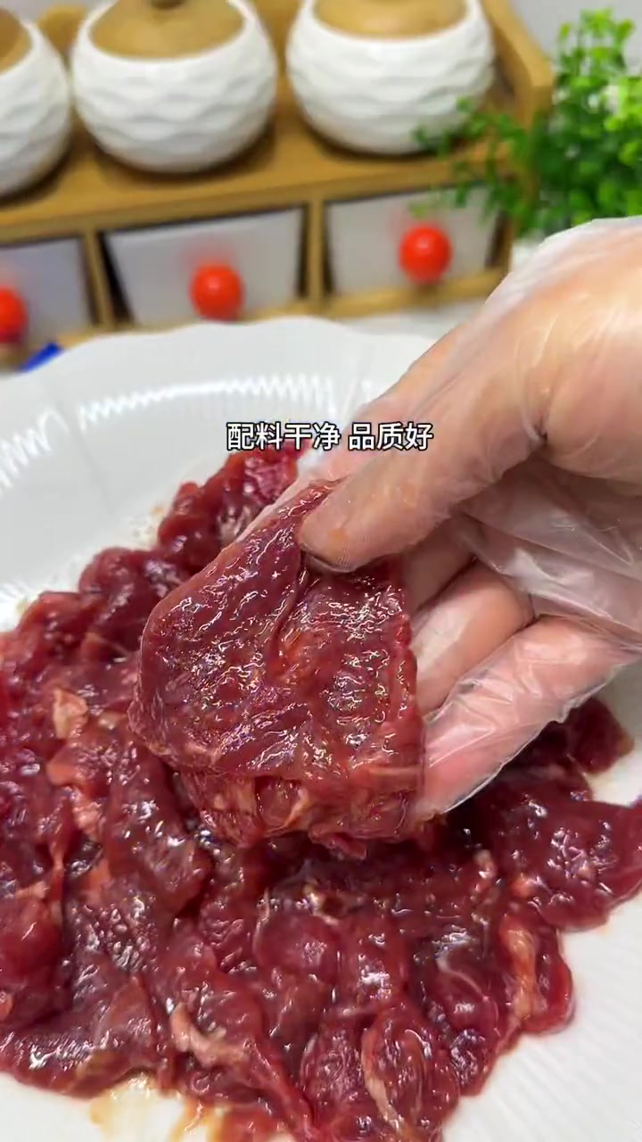 鲜嫩好吃的牛肉搭配荷兰豆随便炒一炒都是一道简单的家常菜,配料干净营养又美味 妈呀太香了 家