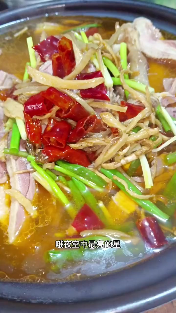 秋冬季是餐饮生意的淡季,可以尝试增加一道新品,固始鹅块 鲜嫩多汁 地方特色美食 固始汉鹅块