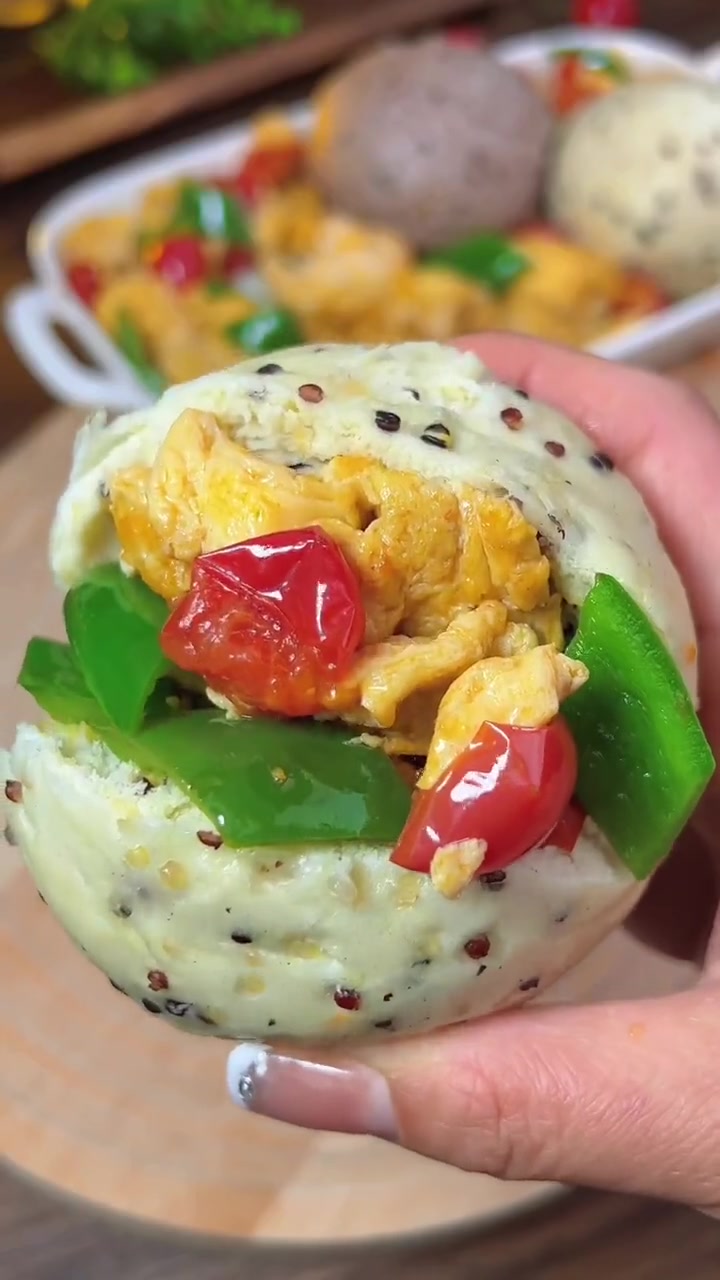 减脂期 主食不知道吃什么的,可以试试这个藜麦馒头,饱腹感很强,晚餐一个就够了 低卡低脂餐 