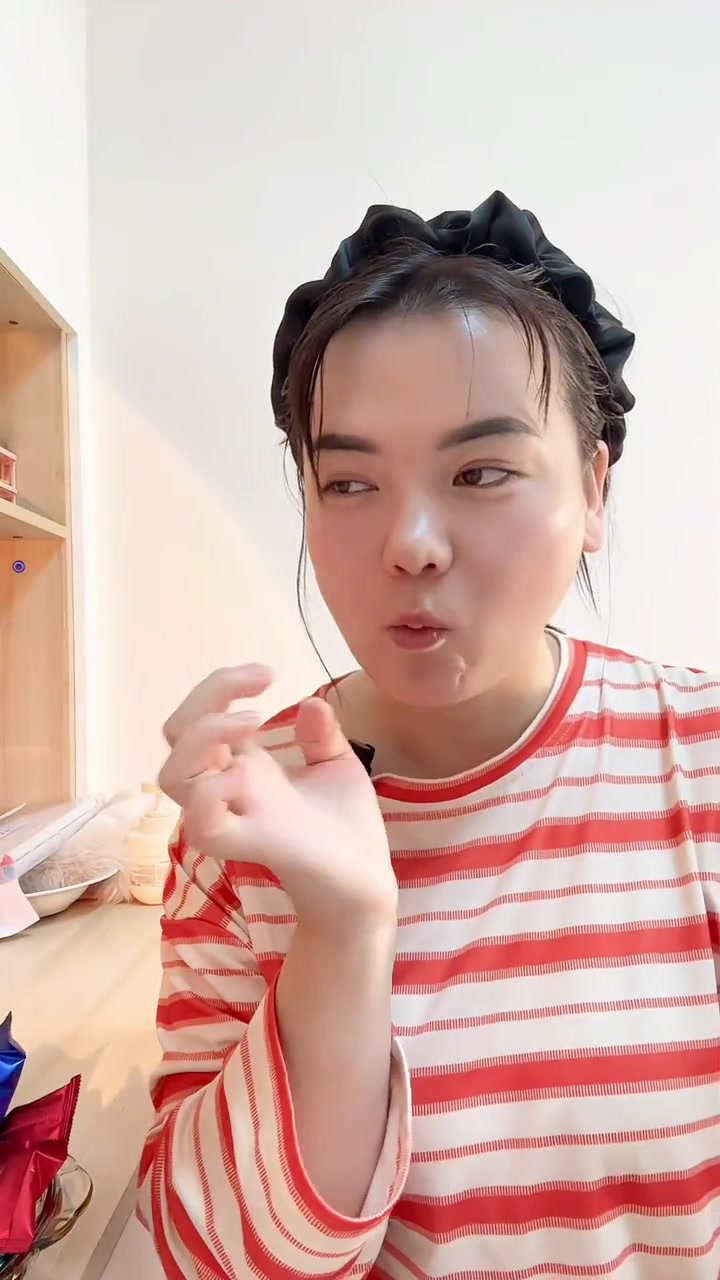 法思觅语的松露形巧克力来了,这么一大盒80颗左右,才这个价,还是每个都是独立包装。巧克力 
