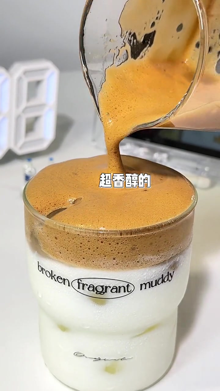 文案:樱桃小丸子同款卡美罗我终于吃到了!真的太赞了 樱桃小丸子卡美罗 自制饮品 酿抢咖啡
