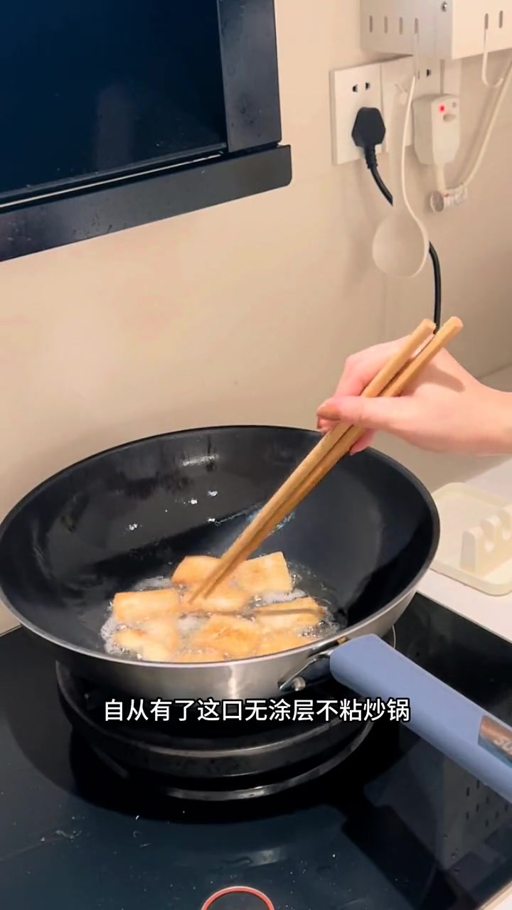 无涂层还不粘的锅,终于被我找到了 苏泊尔有钛 真无涂层炒锅