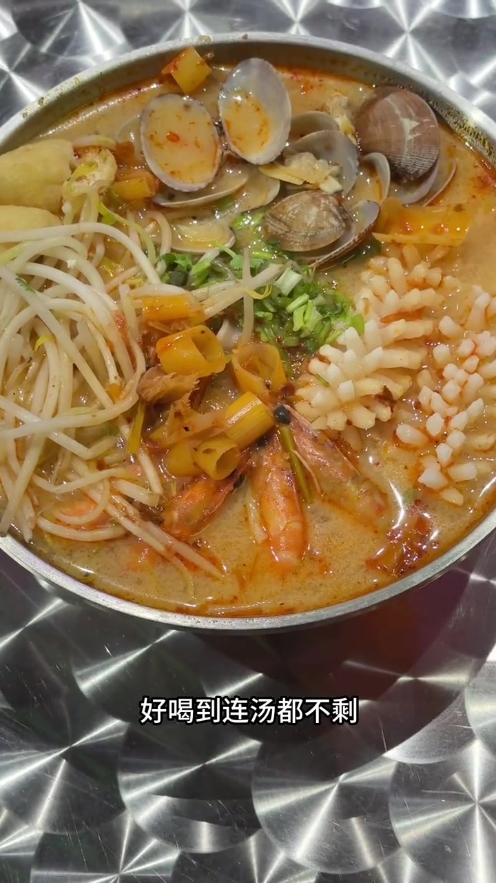 不要飞泰国,就能吃到泰式大排档咯,就在世茂的泰狗,现在推出了98的双人餐真的很划算,如果你