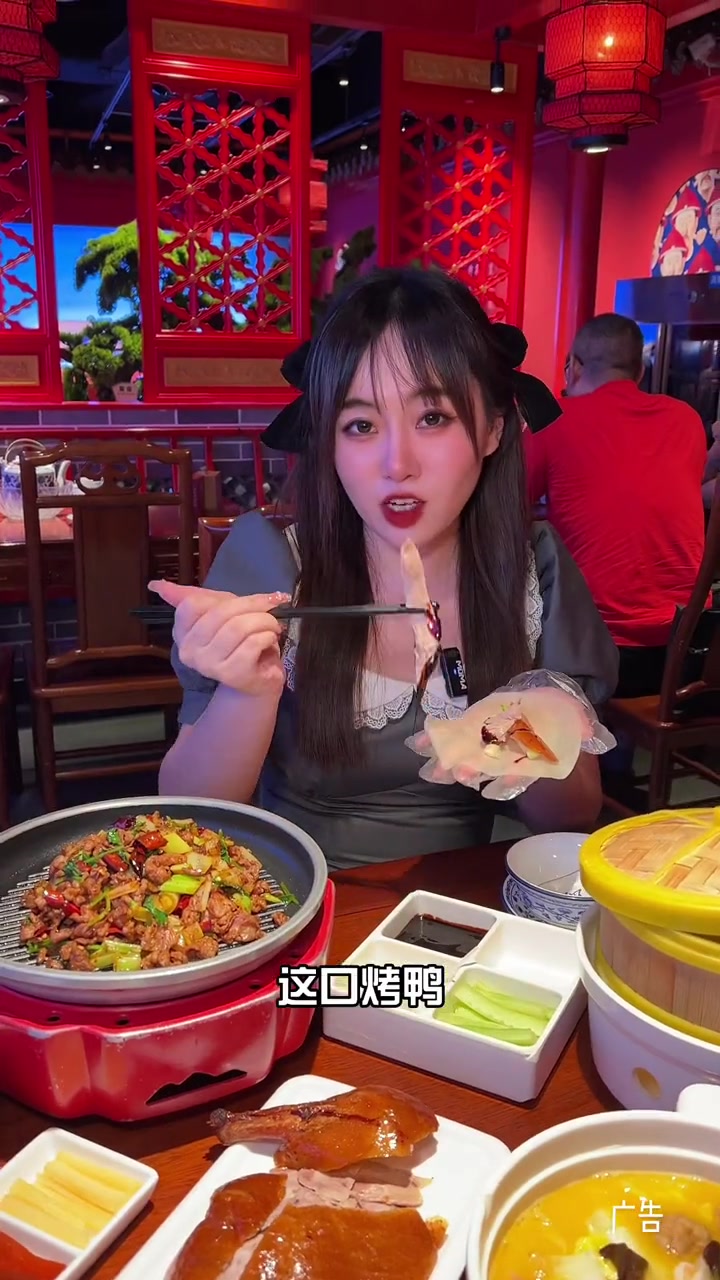 哇KK ONE 的 ONE 抢节 对打工人太友好了,工作日也能吃大餐,囤新衣服也很棒哦 O