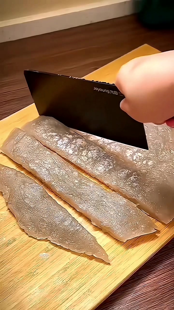 家乡的美味,红薯粉炒肉