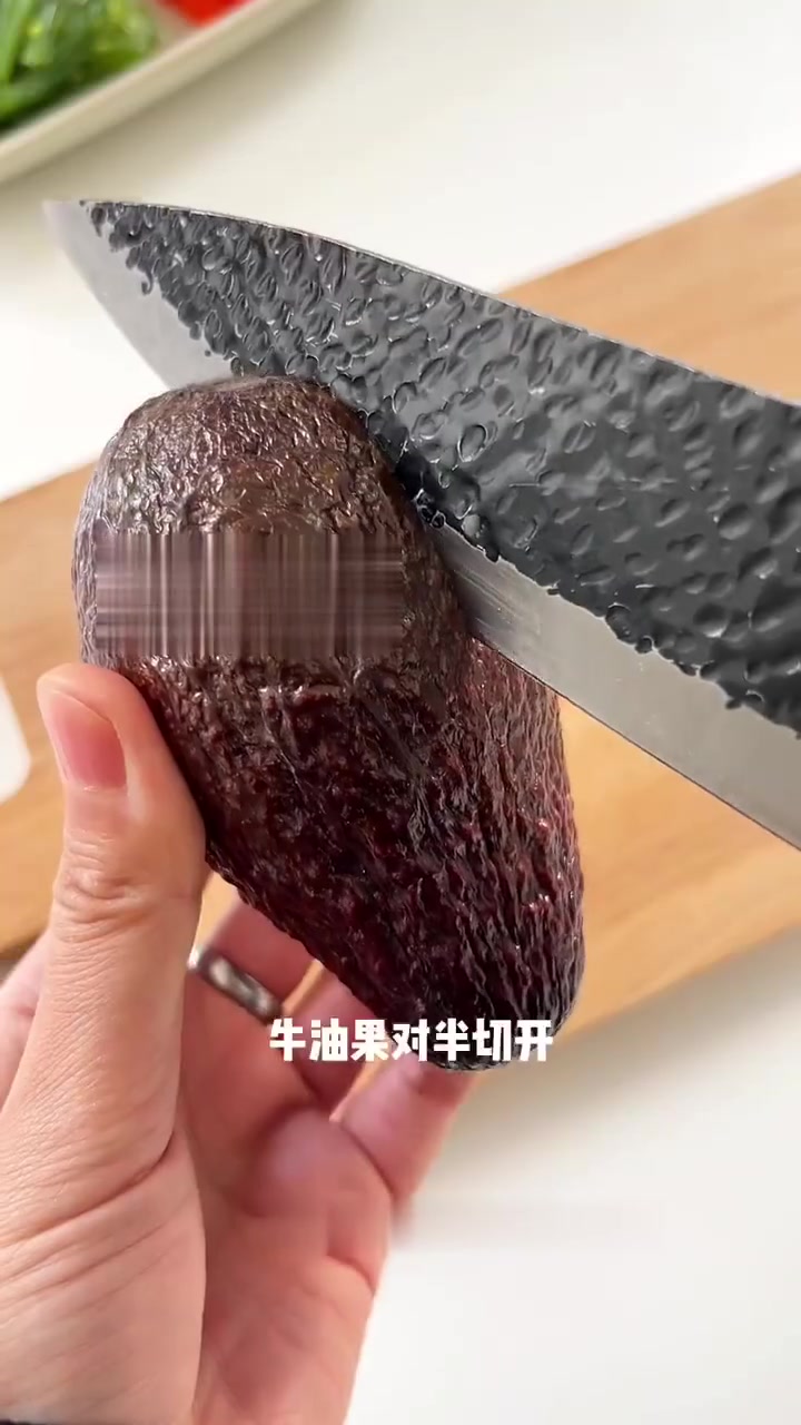 三文鱼牛油果拌饭|春日轻食低卡美味