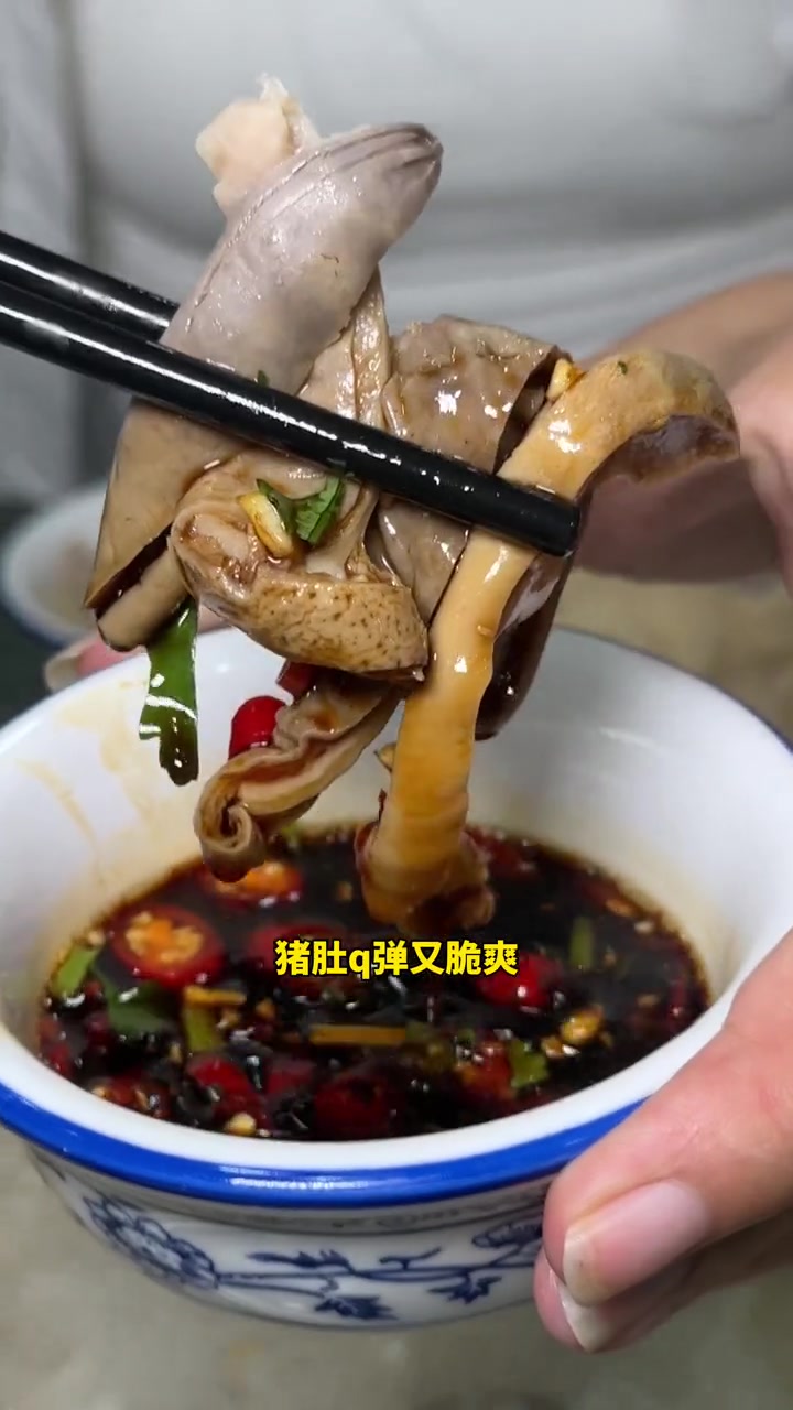 人均30多就能吃上一大桌猪肚鸡,十五年老字号长记猪肚鸡非常好吃,人气超旺,多家门店可用!猪