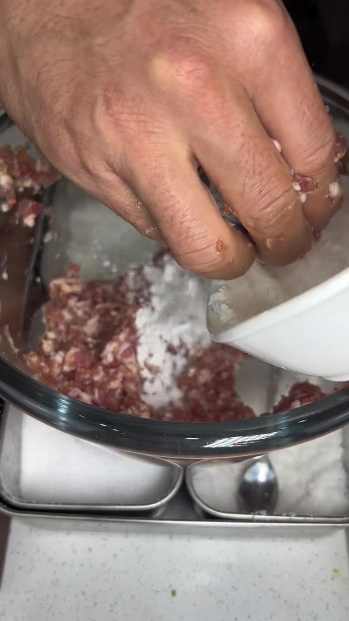 降温了来顿暖和的吧 东北人过冬都爱吃的炸肉丸儿,配点大白菜 砂锅大白菜炖肉丸 简单又暖和,