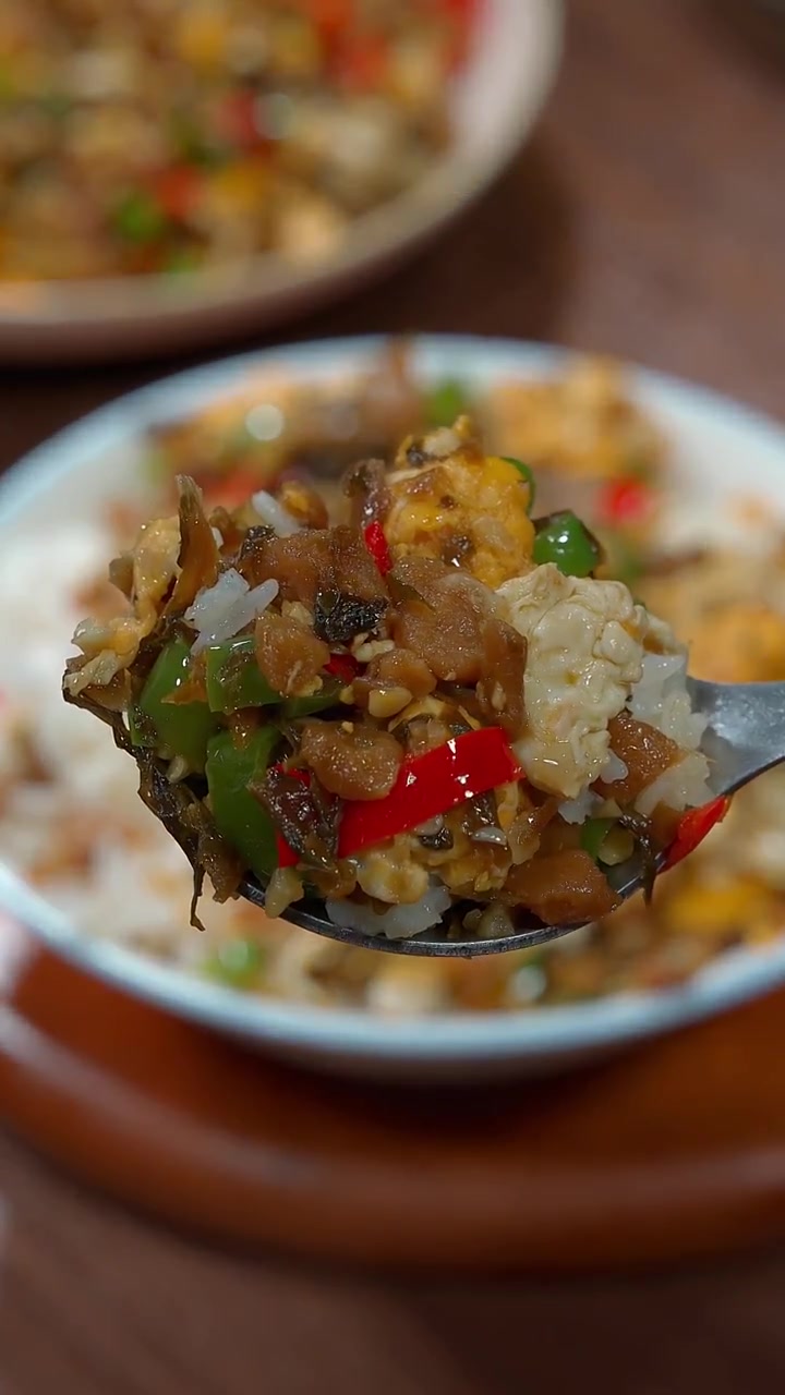 简单一炒就是一道很香的下饭菜,每次做这个外婆菜炒蛋都能吃上三碗饭