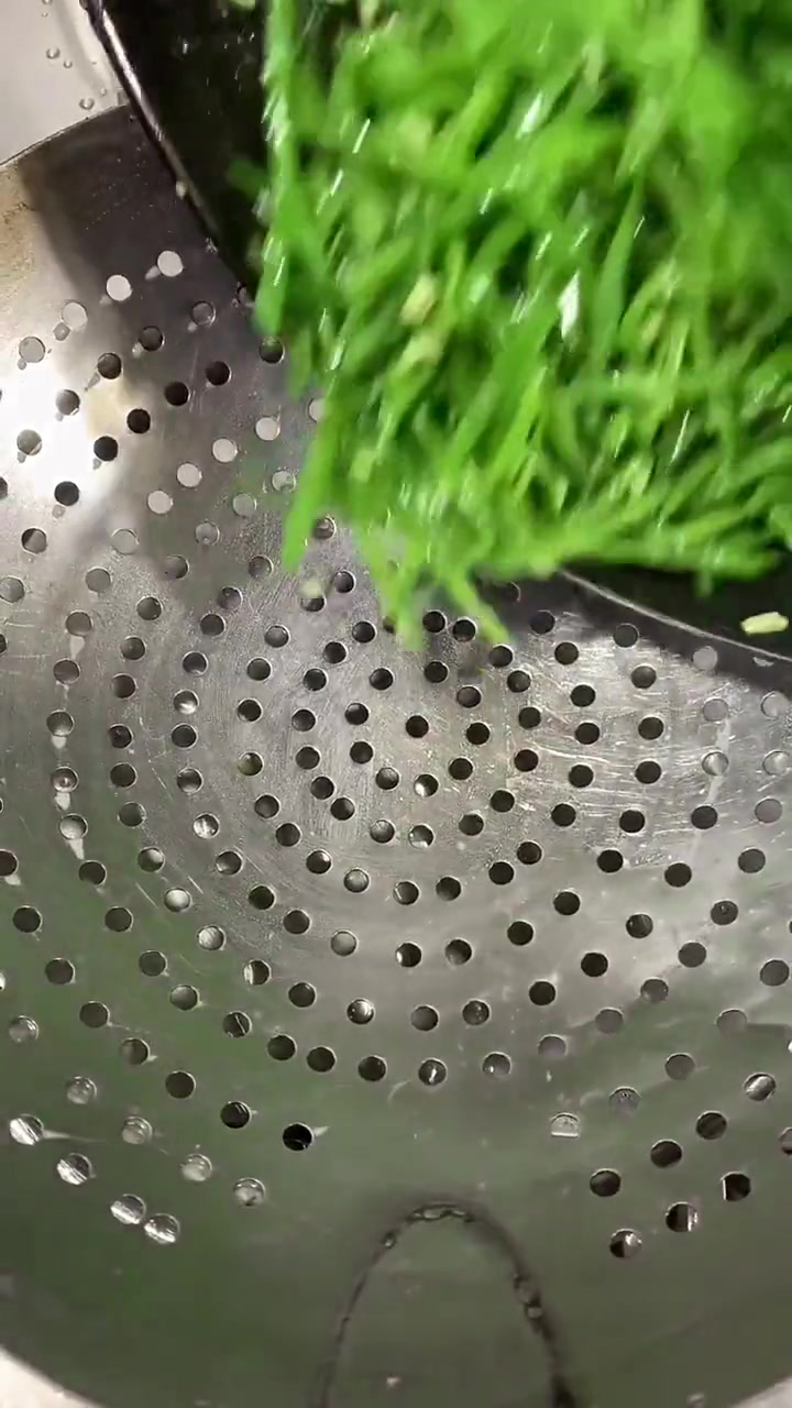 豆角丝炒肉这样做!冬天的第一口美食 豆角炒肉 下饭菜 猪肉新吃法