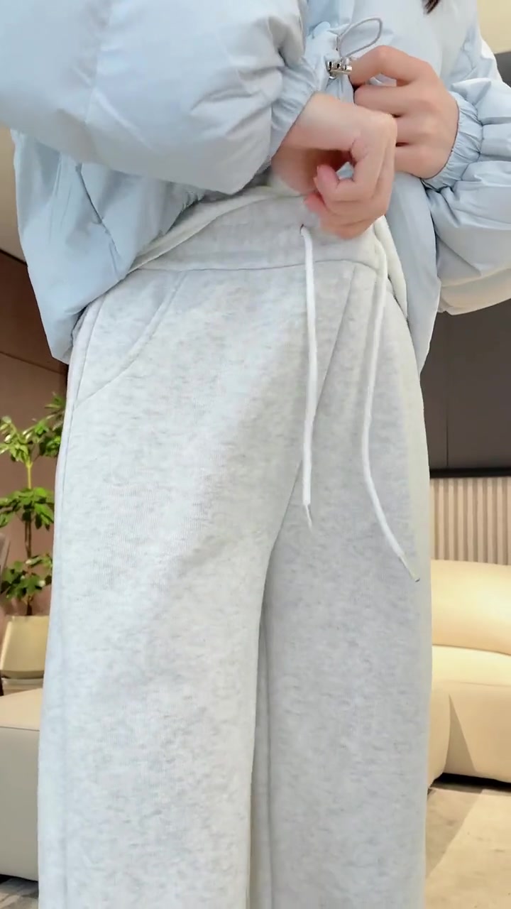 这几天降温了 你的保暖卫裤准备好了吗 卫裤 保暖又好看 冬季穿搭 羽绒服 中国女装产地溯源