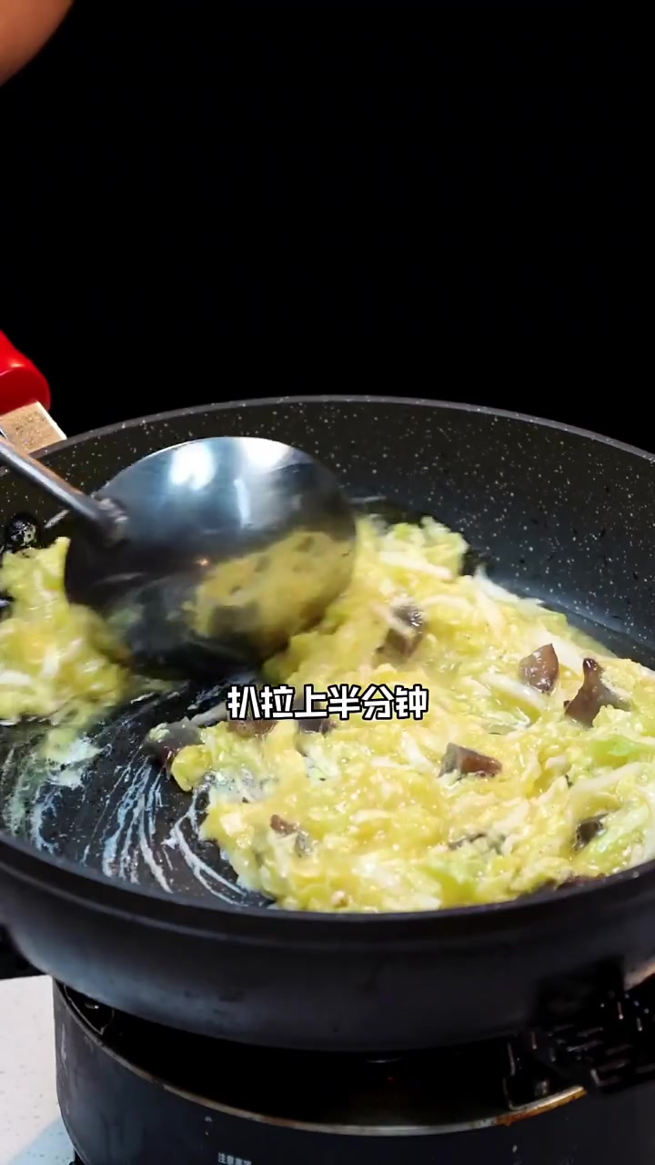 娃娃菜烧海参。简单易做的营养家常菜,鲜香味美,娃娃菜又嫩又清甜,辽参Q弹嫩滑。早上来一份,