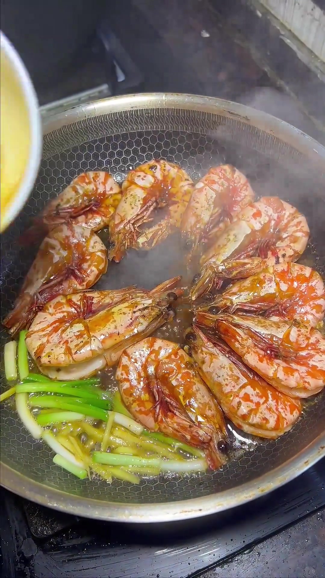 今天吃什么系列之野生红脚虾,虾中的爱马仕!80%的人都没尝过的南海味道 大虾 海鲜原产地 