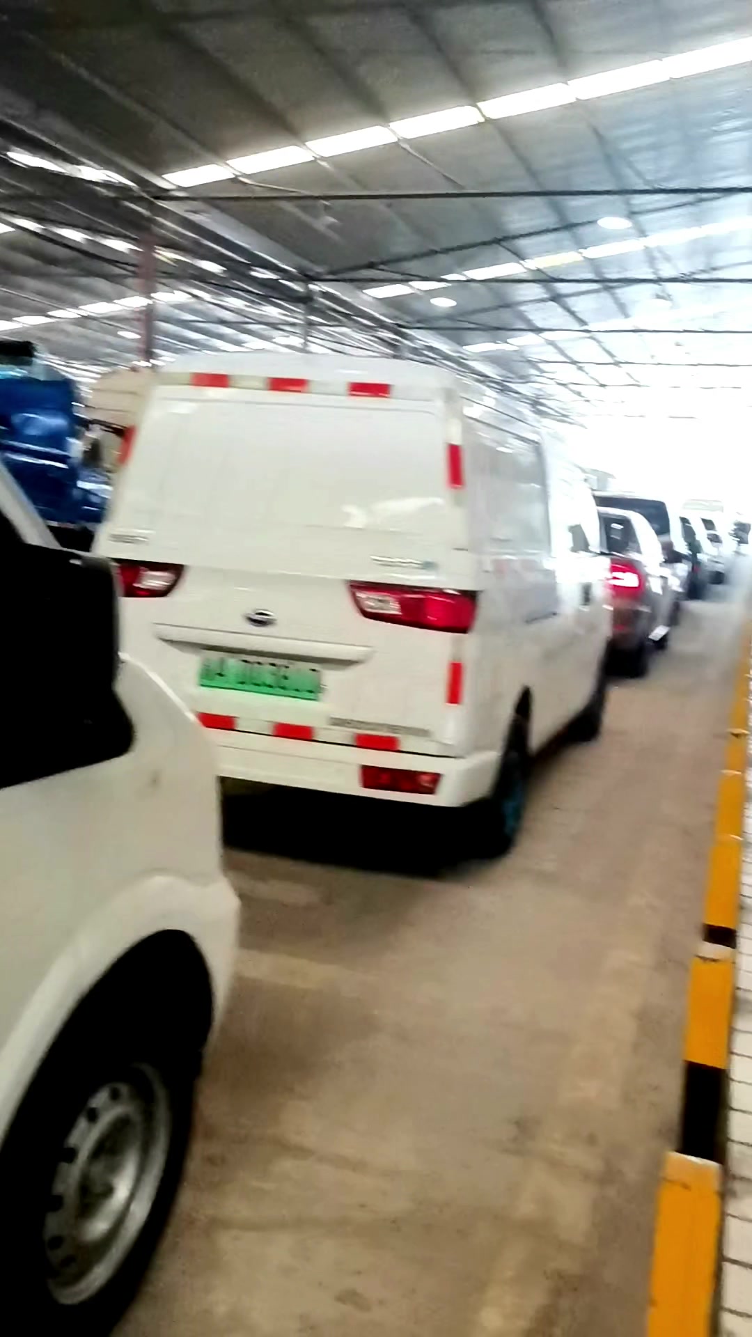 纯电动瑞驰EC35中面包车二手车,重庆新能源货车提档到安徽合肥