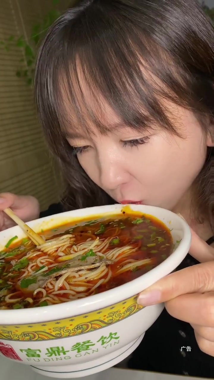 好吃的牛肉面我先冲 妈呀太香了 牛肉面