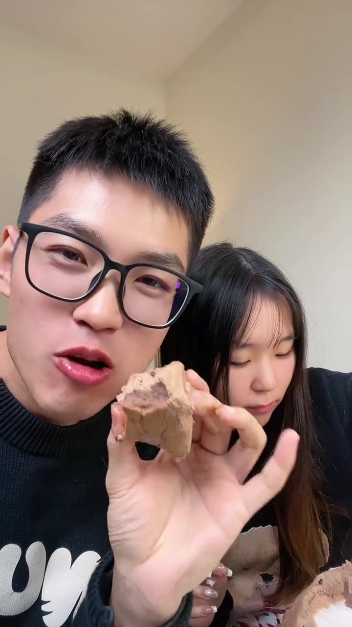 这个蛋糕你不买真的就是你的损失了,平野村的新品零蔗糖黑森林蛋糕,超浓郁的巧克力味,真的好好