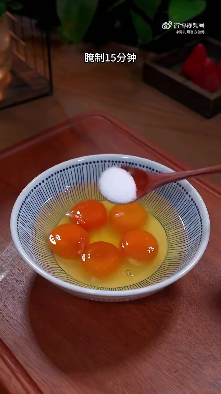 「儿童美食」家常美食:虾仁滑蛋,简单方便,大人小孩都爱吃!简单好做~(via:家常美食)
