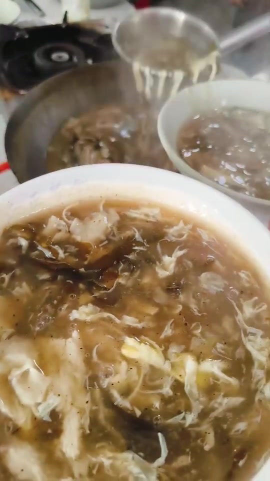 鳝鱼辣汤,配料丰富,酸辣爽口