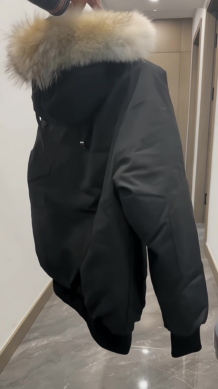 加拿大鹅毛领飞行员羽绒服,款式新颖保暖又修身显瘦