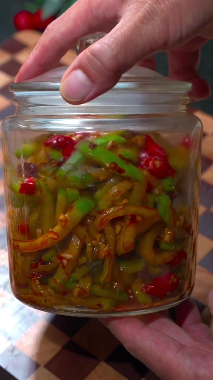 这个萝卜咸菜好吃又下饭,今天把做法分享给大家。大家还想学什么菜,评论区里告诉我 腌萝卜 美