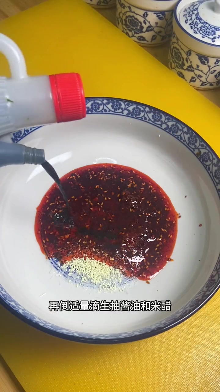 天冷就适合来上一份这酸汤水饺,饺子一吃汤一喝真正是舒服!酸汤水饺的做法 这一碗好过瘾 饺子