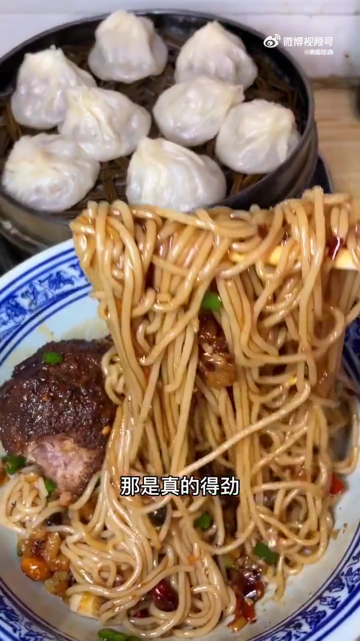 「收藏!藏在南昌居民楼里的拌粉」“来南昌一定要打卡的拌粉瓦罐汤,一起感受南昌人均不到十块钱