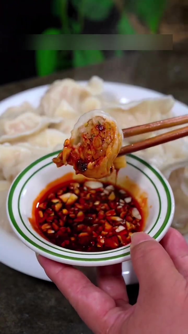 酸菜馅饺子像我这样做酸溜的还不腻老好吃了