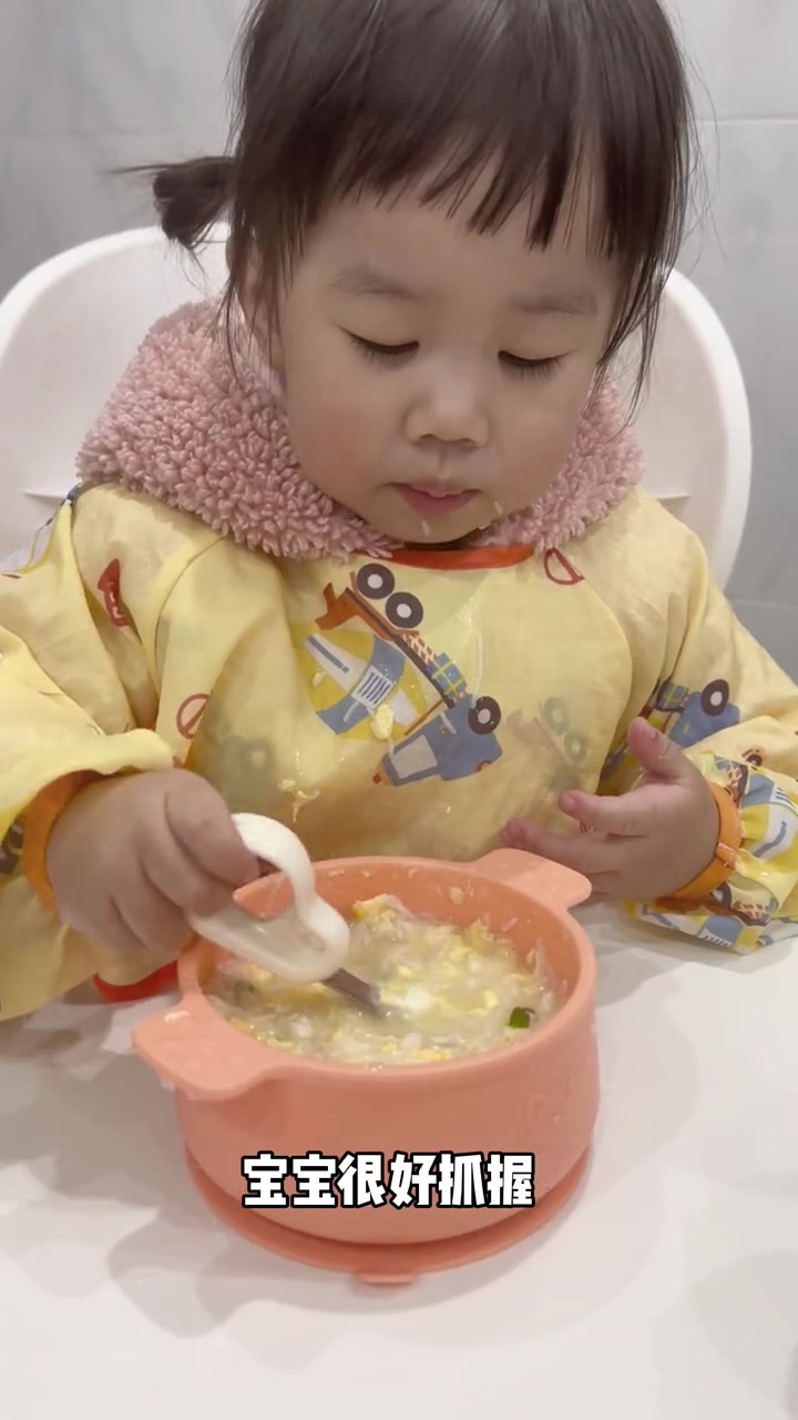 宝宝 自主进食 勺子选对成功一半,赶紧安排这个弯把叉勺!辅食勺 宝宝辅食 宝宝叉勺 母婴好