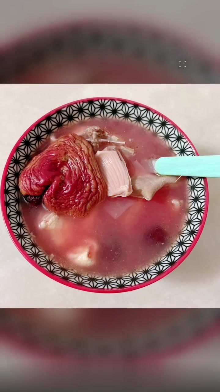 超级好喝的红菇猪肚鸡汤