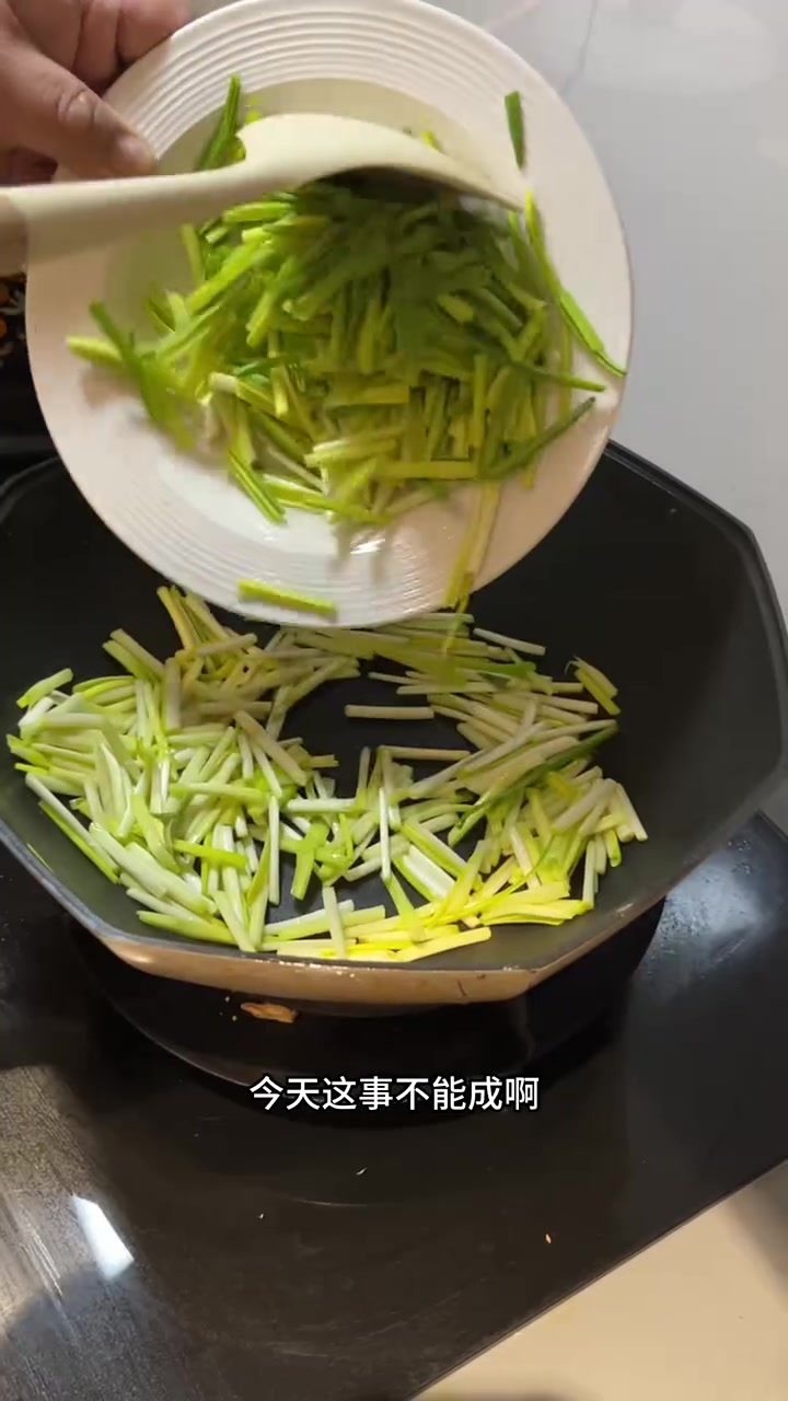 今日菜系,排骨玉米炖山药,软炸里脊,萝卜丸子,蒜苗炒鸡蛋