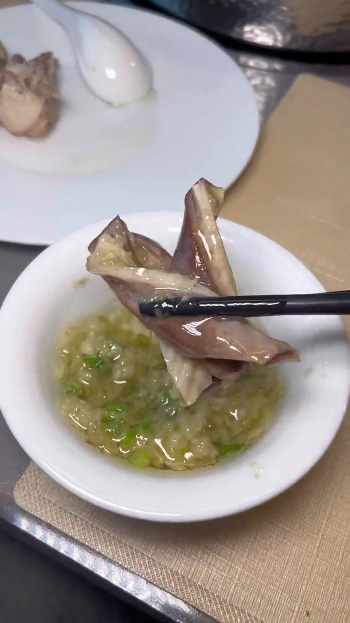 猪肚鸡火锅这汤真的太鲜了!天儿冷吃点啥 猪肚鸡