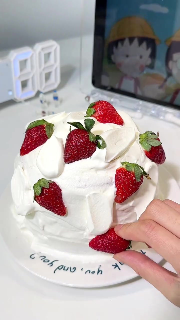 万圣节一定要让男朋友做的“草莓奶油蛋糕” 甜品治愈一切 蛋糕