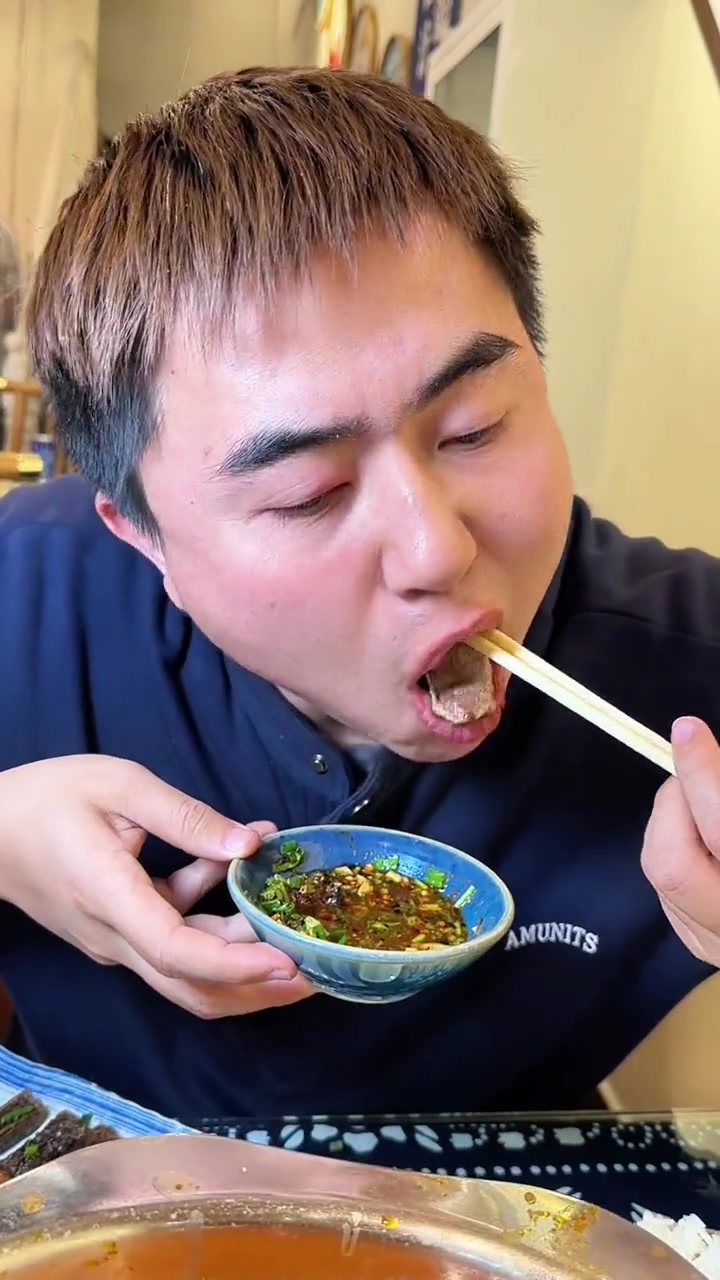 燕郊还有这么有特色的苗族餐厅!就在北蔡街!酸汤火锅,酸汤鱼!搭配特有沾水那叫一个香 好吃不