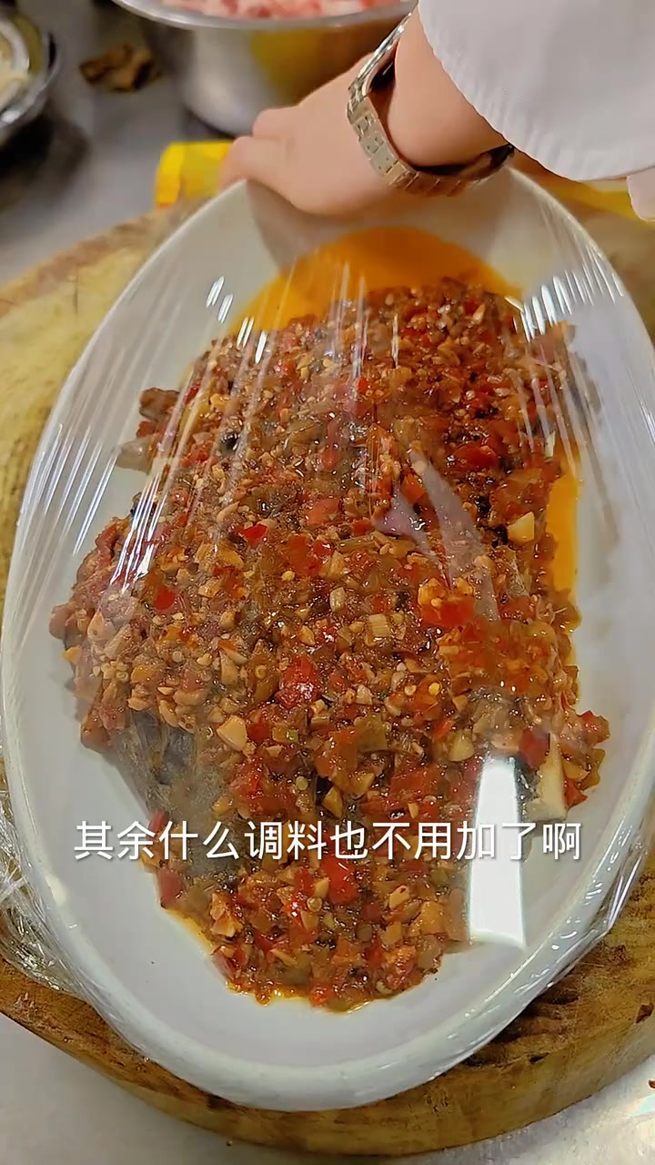 剁椒碟鱼头 鱼肉鲜嫩 老好吃了