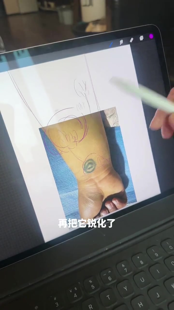 到底是用荷叶遮盖呢?还是用莲蓬遮盖呢?都不好盖 纹身师日常 纹身