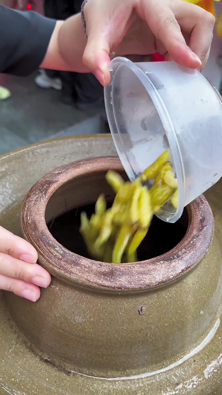 正宗土家泡菜,让你们见识一下人气爆满的萝卜泡菜是怎么来的
